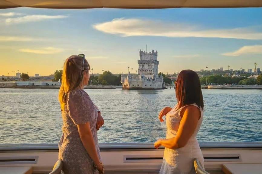 Croisière au coucher du soleil à Lisbonne : photo de l’offre Hellotickets
