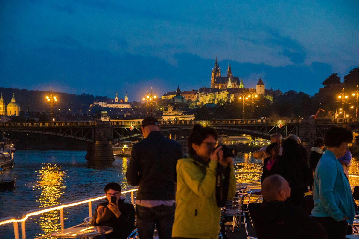 Croisière-dîner à Prague : photo de l’offre Hellotickets