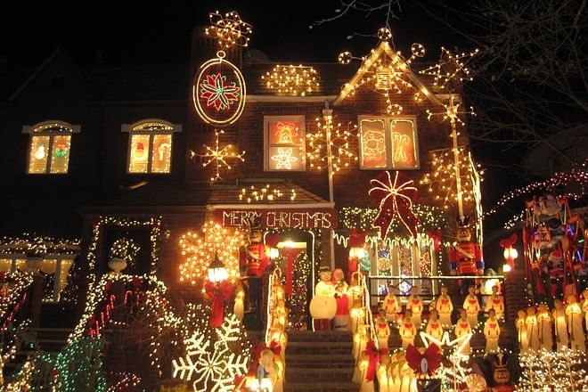Tour des illuminations de Noël à Brooklyn à New York : photo de l’offre Hellotickets