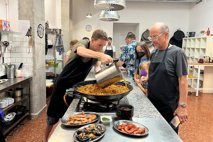 Avis Hellotickets Valence : Cours de cuisine de paella de fruits de mer et visite du marché à Valence