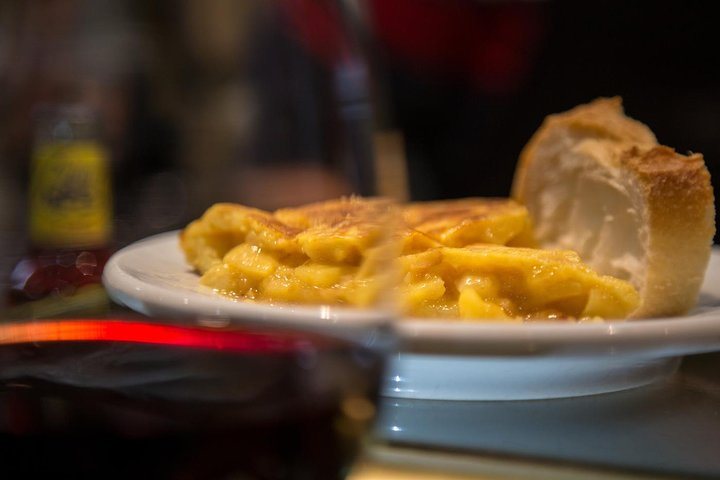 Visite historique avec vin et tapas à Madrid : photo de l’offre Hellotickets