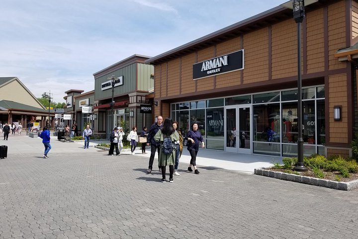 Excursion aux outlets de Woodbury Commons à New York : photo de l’offre Hellotickets